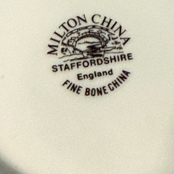 Milton China Hot Drinks in Pretty Red Poppies on Porcelain Set of 2 Small Mugs - Picture 4 of 6